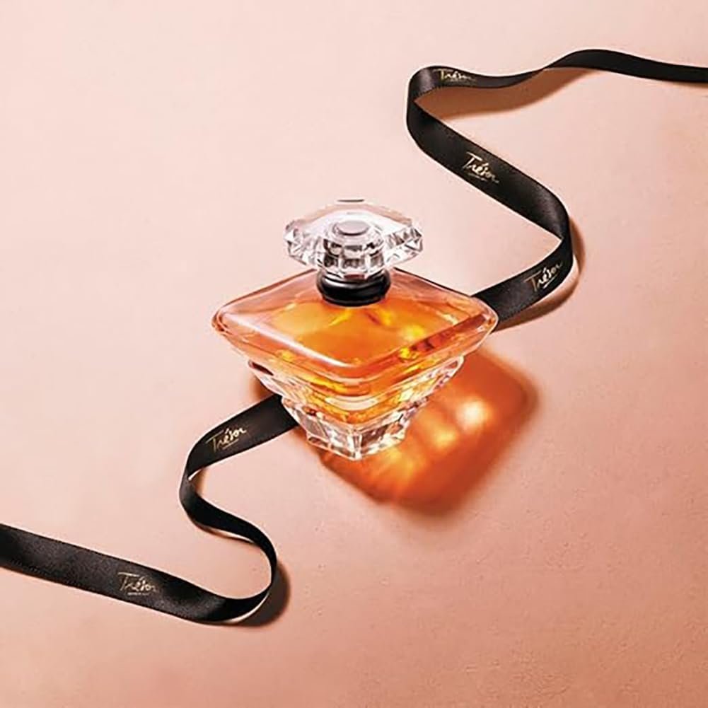 Lancôme Trésor Eau de Parfum – Elegant & Romantic Women’s Fragrance with Rose, Lilac, Peach & Apricot Blossom Notes, Long-Lasting Scent - Image 4