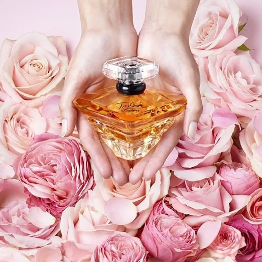 Lancôme Trésor Eau de Parfum – Elegant & Romantic Women’s Fragrance with Rose, Lilac, Peach & Apricot Blossom Notes, Long-Lasting Scent - Image 5