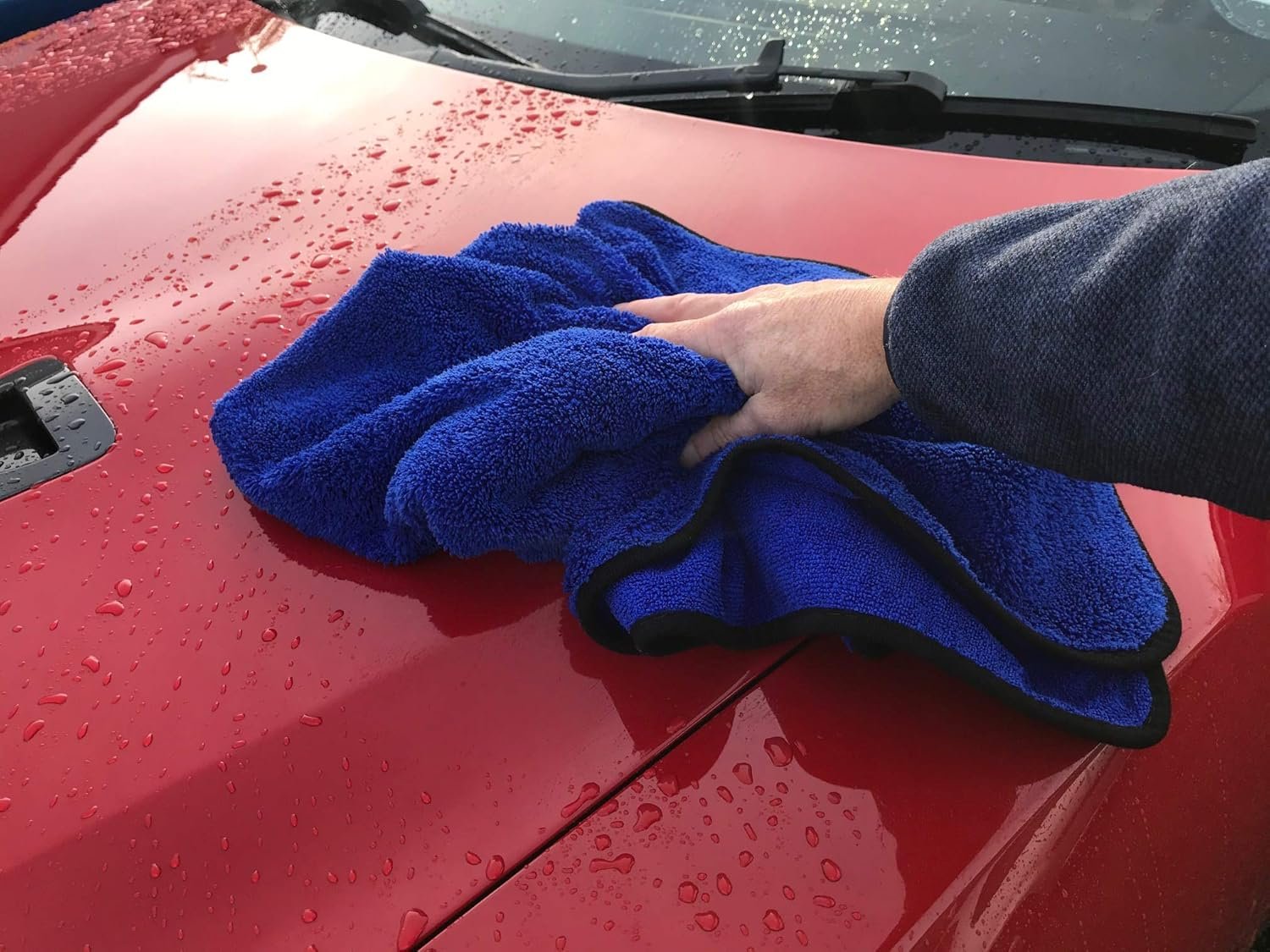 Signature Car Care - Extra Large Microfibre Drying Towel (90cmx70cm) - Super Absorbent Car Drying Cloth - Cleaning Accessories - Image 6